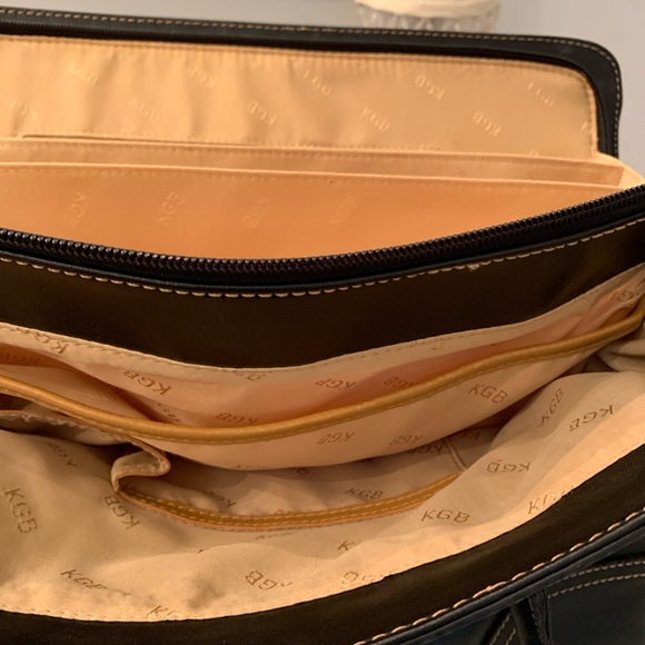 Black Bag with Handles. - Picture 4 of 16